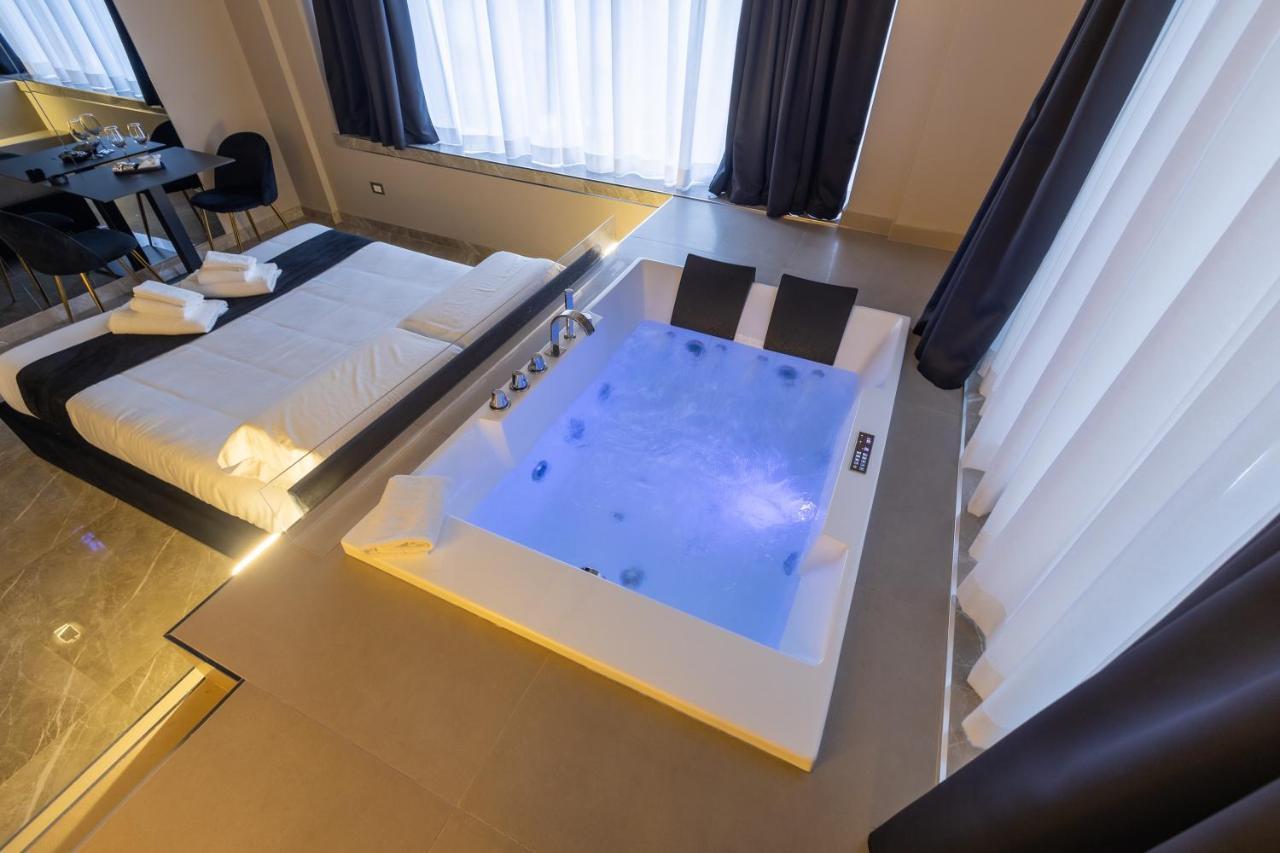 Maximum Exclusive Suite & Spa Палермо Екстериор снимка