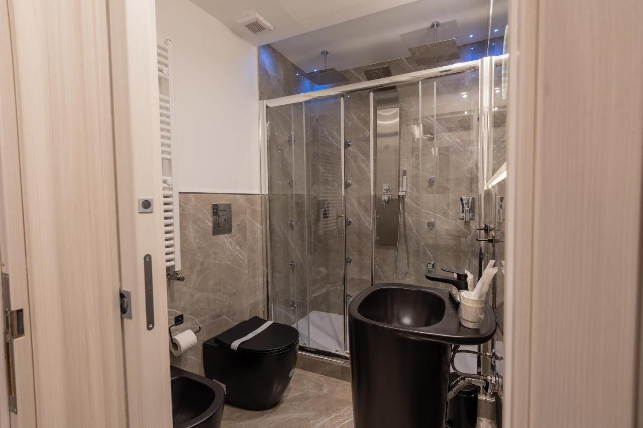 Maximum Exclusive Suite & Spa Палермо Екстериор снимка