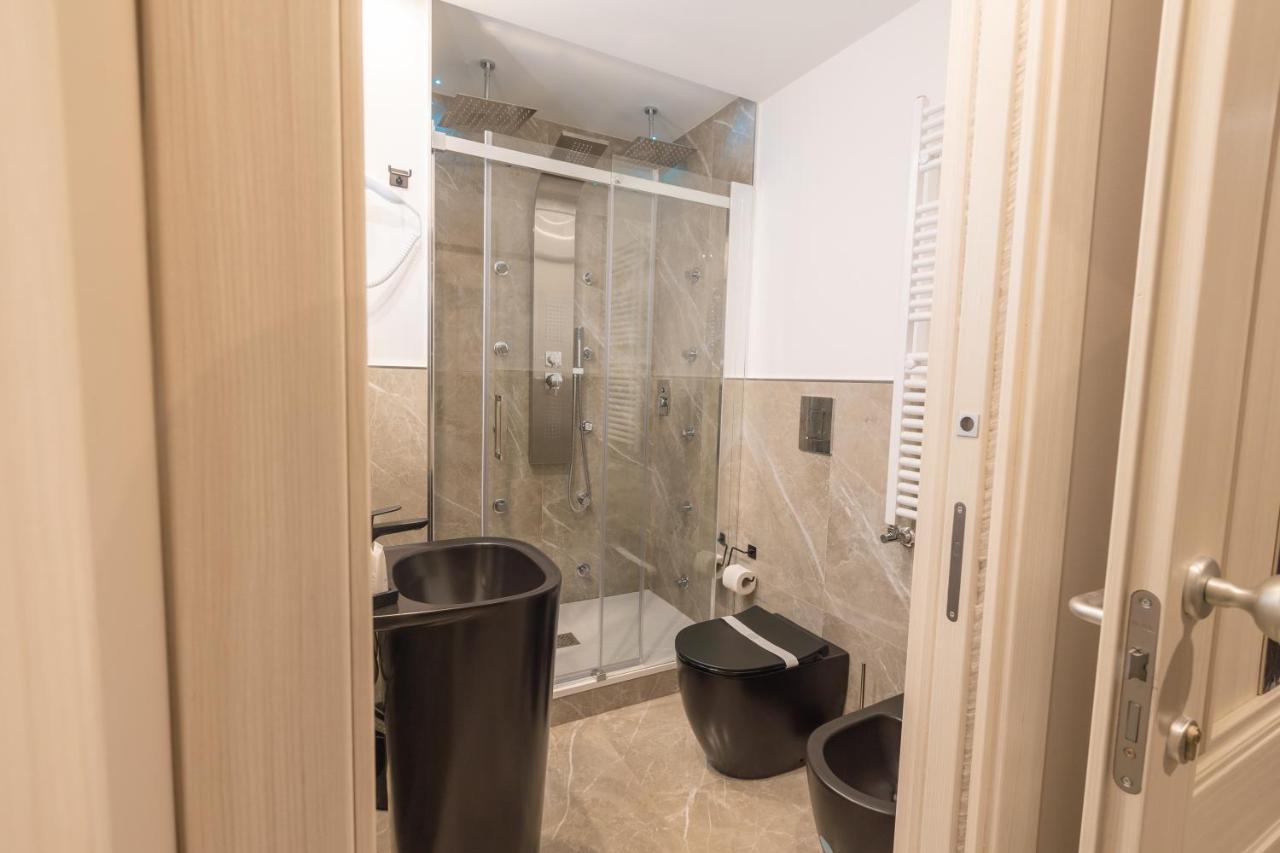Maximum Exclusive Suite & Spa Палермо Екстериор снимка