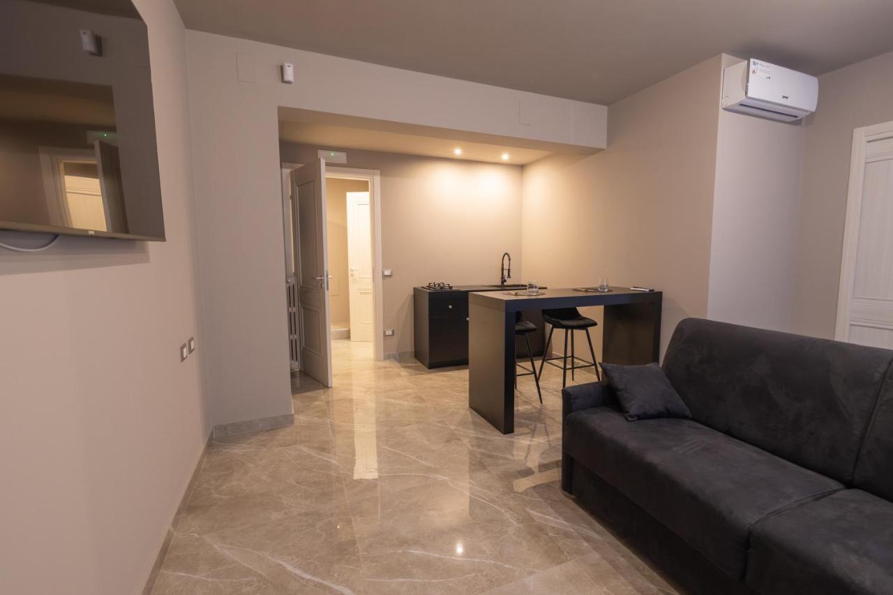 Maximum Exclusive Suite & Spa Палермо Екстериор снимка