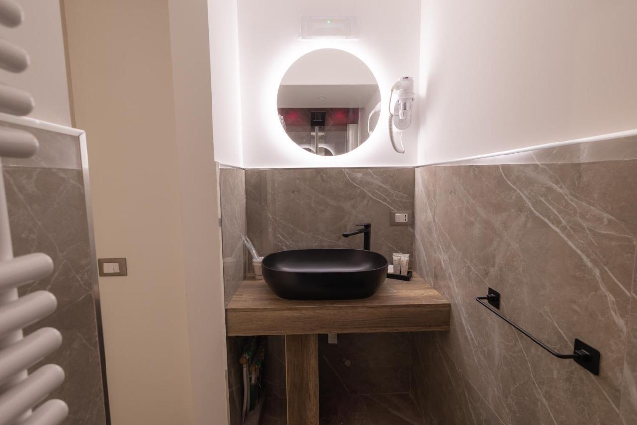 Maximum Exclusive Suite & Spa Палермо Екстериор снимка